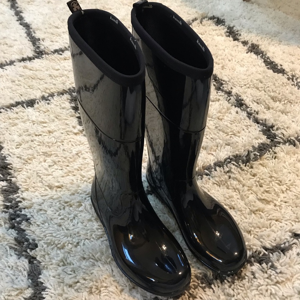 Black Rain Boots - size 7 (run small)